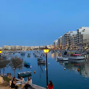 Top-notch With Sea View, Bbq And Jacuzzi Apartment
