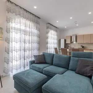 St Julians Apartment
